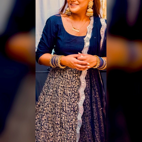 Indian lengha Punjabi suit - Picture 4 of 5